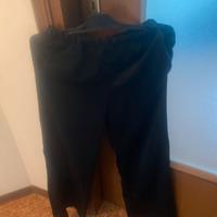Pantaloni neri leggeri