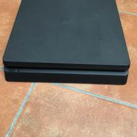 PlayStation 4 slim 
