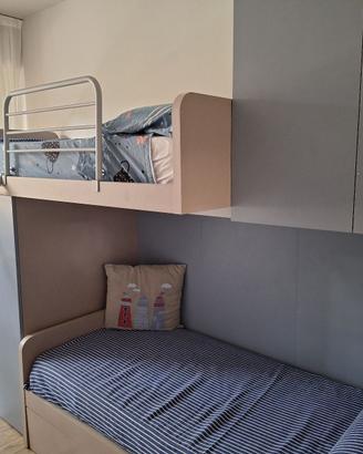 Soppalco a 2 letti + altro estraibile con 2 armadi