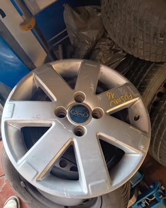 Cerchi in lega Ford Fusion R16