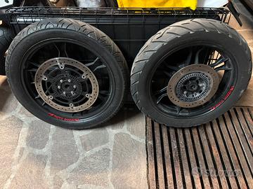 Cerchi e pneumatici  guzzi