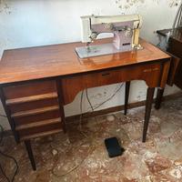 Necchi vintage con mobile originale