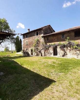 Rustico / Casale di 900 m² con più di 5 locali a M