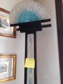 Lampada a terra con due applique