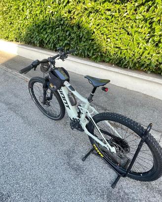 E BIKE GIANT  TRANCE