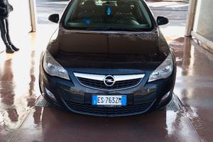 OPEL Astra - 2013