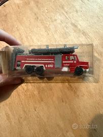 Camion vigili del fuoco tedesco scala H0