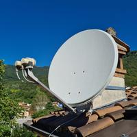 Parabola Satellitare con doppio occhio e supporto