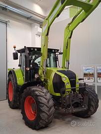 Trattore Claas Arion 640