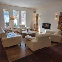 Divano e poltrone in cuoio vero