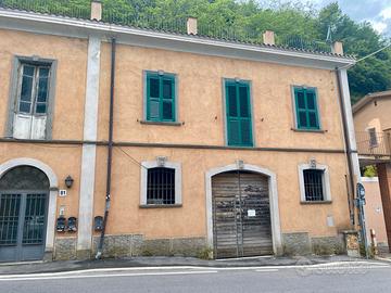 Monte compatri:appartamento ampia metratura