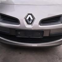 RENAULT CLIO 2008 - PARAURTI ANTERIORE