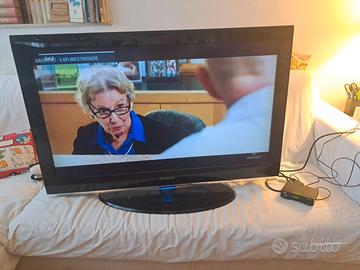 TV Samsung 40 Pollici compatibile DVBT2 HD Hevc265