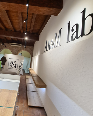 Moduli mensole arredamento negozio abbigliamento