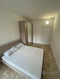 Ampia stanza comodissima per iulm e linea verde