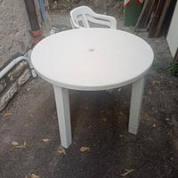 tavolo con 4 sedie bianche bellissime 