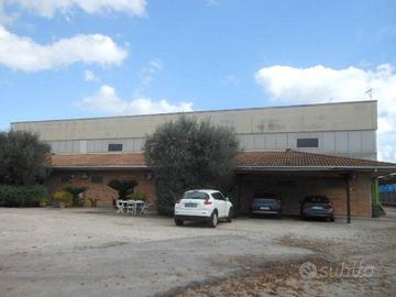 Immobile di 1800 m² con 1 locale a Presenzano
