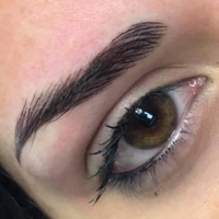 Trucco semipermanente dermopigmentista