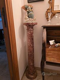 Colonna portavasi con piedistallo in marmo rosso