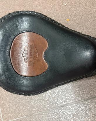 Sella Artigianale in Pelle per Harley Davidson