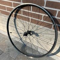 Ruota Bontrager Race cerchio anteriore