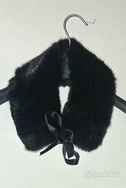 Elegante Colletto in Vera Pelliccia Nera con Fiocc