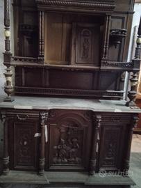 coppia di mobili antichi intarsiati