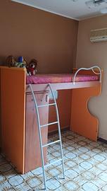 Letto a castello con armadio