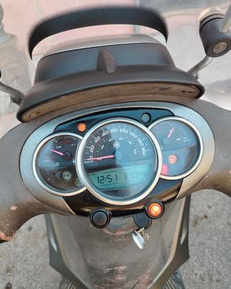 Beverly Sport Touring 350 - 24.000 km