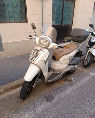 Scarabeo 200 ie (2011)