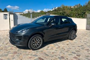 Porsche Macan 3.0 d con modifica portellone