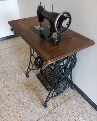 Macchina da cucire d'epoca  ERNST KAPS - fine 1800
