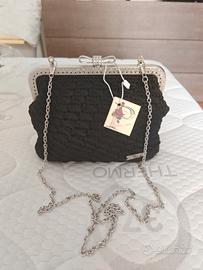  Clutch nera fatta a mano prodotto italiano 