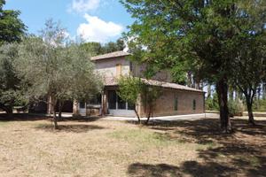Villa di 1307 m² con più di 5 locali e box auto do