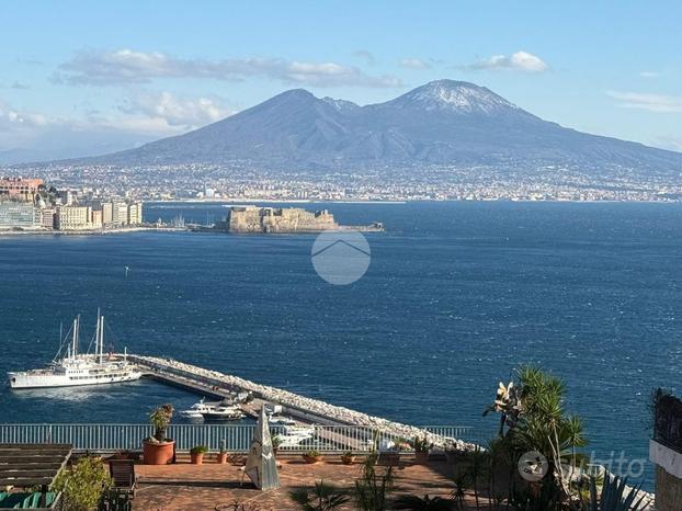 5 LOCALI A NAPOLI