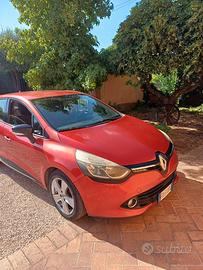 renault  clio 