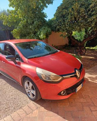 renault  clio 