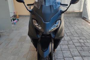 TMAX 560