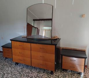 Set completo di mobili per camera da letto