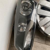 Fanale anteriore sinistro (Polo 6R del 2012)