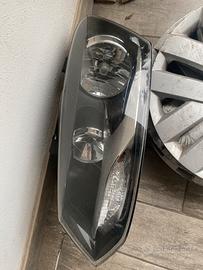 Fanale anteriore sinistro (Polo 6R del 2012)