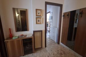 3vani arredato uso transitorio V.le Strasburgo