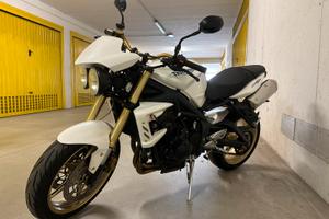 Triumph Street triple 675