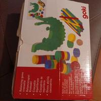 Goki coccodrillo in equilibrio 