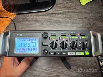 Zoom F4 con custodia e adattatore usb