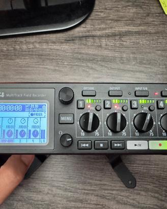 Zoom F4 con custodia e adattatore usb