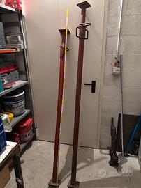 Due puntelle per edilizia