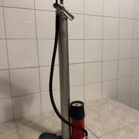 POMPA BICICLETTE con MANOMETRO