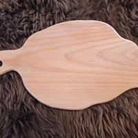 TAGLIERE IN LEGNO. Il meglio per una persona cara!