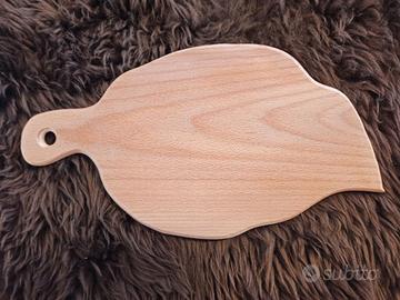TAGLIERE IN LEGNO. Il meglio per una persona cara!